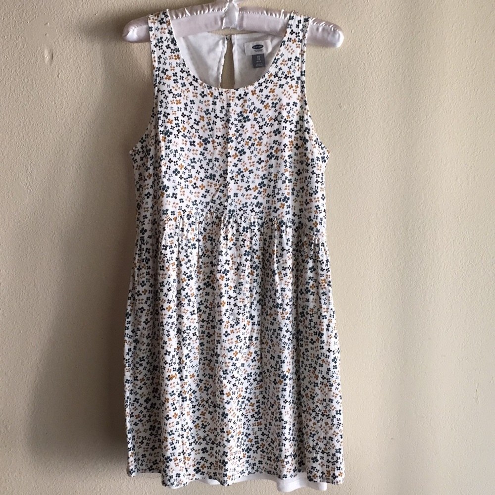 🔥 Flowered Dress by Old Navy 🔥